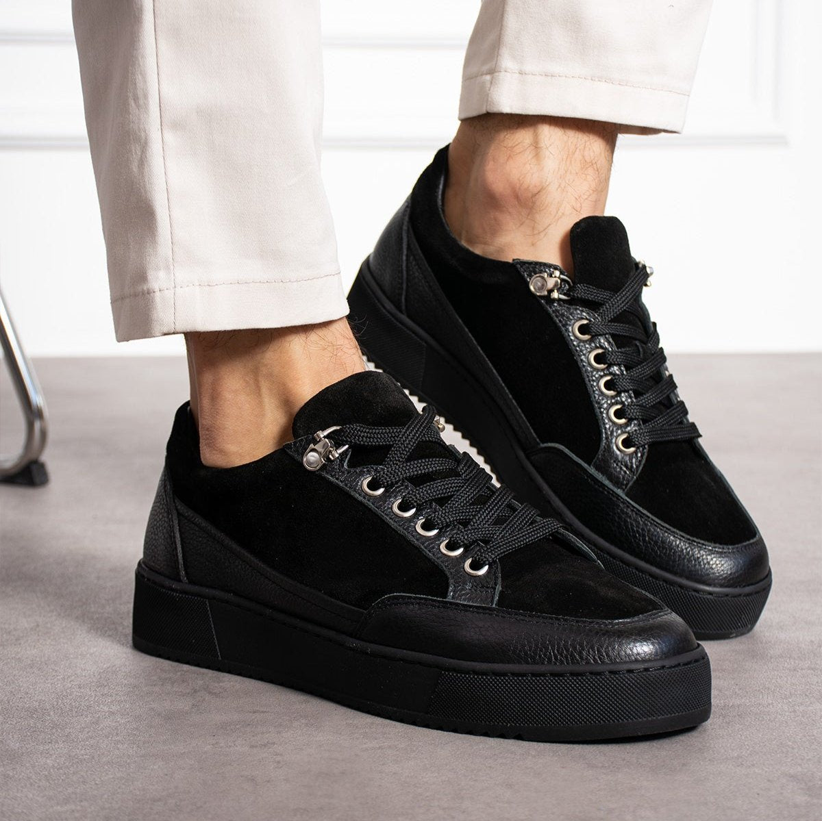 Ryan - Allblack