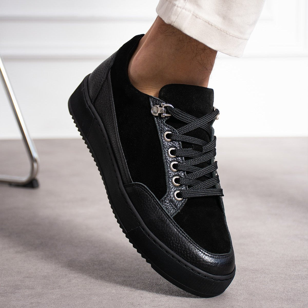 Ryan - Allblack