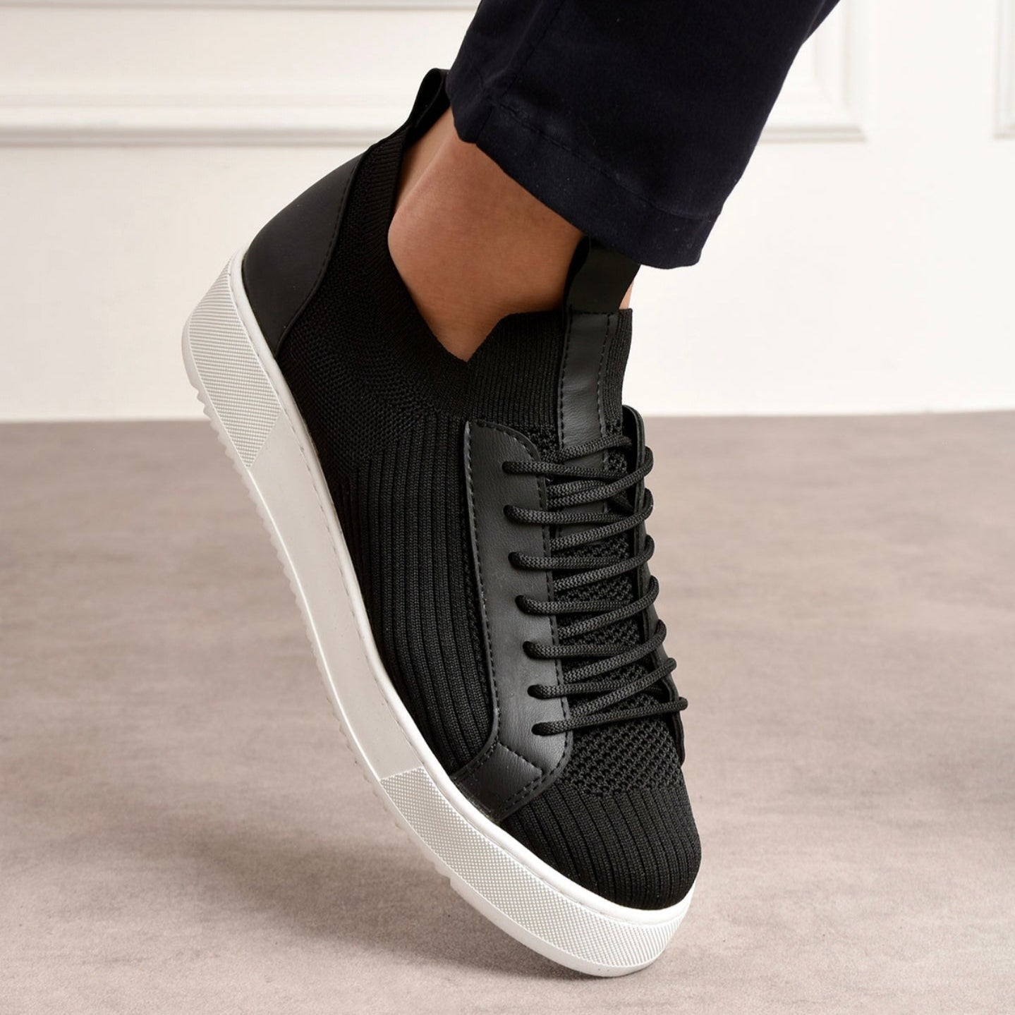 KnitVero - Black