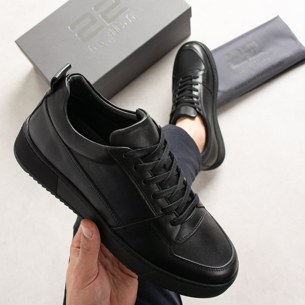 Enesis-Allblack