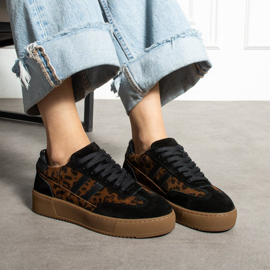 Axis Black Leopar